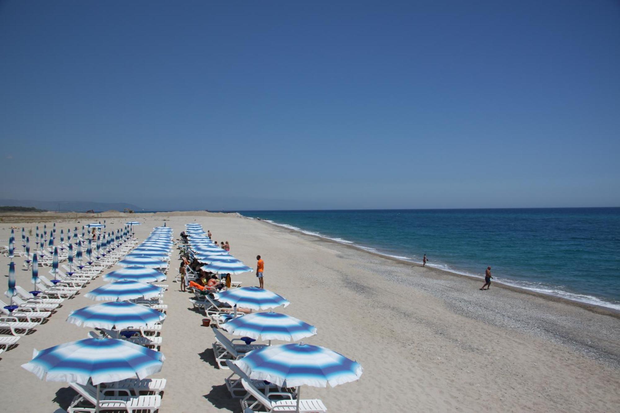 Club Esse Aquilia Beach Village Badolato Marina Luaran gambar
